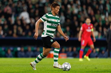 Hidemasa Morita, UEFA Şampiyonlar Ligi maçında Estadio Jose Alvalade 'de (Maciej Rogowski / Ball Raw Images) Sporting CP ve Paris Saint-Germain takımları arasında görüldü.)