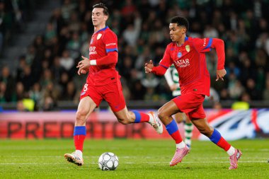 Senny Mayulu UEFA Şampiyonlar Ligi maçında Estadio Jose Alvalade 'de (Maciej Rogowski / Ball Raw Images) Sporting CP ve Paris Saint-Germain takımları arasında görüldü.)