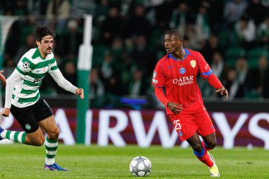 Francisco Trincao ve Nuno Mendes, UEFA Şampiyonlar Ligi maçında Estadio Jose Alvalade 'de (Maciej Rogowski / Ball Raw Images) Sporting CP ve Paris Saint-Germain takımları arasında görüldü.)