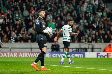Rui Silva UEFA Şampiyonlar Ligi maçında Estadio Jose Alvalade 'de (Maciej Rogowski / Ball Raw Images) Sporting CP ve Paris Saint-Germain takımları arasında görüldü.)