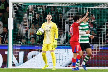 Lucas Chevalier, UEFA Şampiyonlar Ligi maçında Estadio Jose Alvalade 'de (Maciej Rogowski / Ball Raw Images) Sporting CP ve Paris Saint-Germain takımları arasında görüldü.)