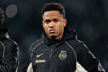 UEFA Şampiyonlar Ligi maçında Estadio Jose Alvalade 'de (Maciej Rogowski / Ball Raw Images) Sporting CP ve Paris Saint-Germain takımları arasında görülen Geny Catamo)