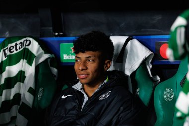 Alisson Santos, UEFA Şampiyonlar Ligi maçında Estadio Jose Alvalade 'de (Maciej Rogowski / Ball Raw Images) Sporting CP ve Paris Saint-Germain takımları arasında görüldü.)