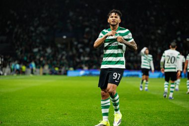Luis Suarez, Estadio Jose Alvalade 'de (Maciej Rogowski / Ball Raw Images) Sporting CP ve Paris Saint-Germain takımları arasında oynanan UEFA Şampiyonlar Ligi maçında gol attıktan sonra kutlama yaparken görüldü.)