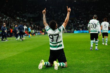 Luis Suarez, Estadio Jose Alvalade 'de (Maciej Rogowski / Ball Raw Images) Sporting CP ve Paris Saint-Germain takımları arasında oynanan UEFA Şampiyonlar Ligi maçında gol attıktan sonra kutlama yaparken görüldü.)