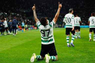 Luis Suarez, Estadio Jose Alvalade 'de (Maciej Rogowski / Ball Raw Images) Sporting CP ve Paris Saint-Germain takımları arasında oynanan UEFA Şampiyonlar Ligi maçında gol attıktan sonra kutlama yaparken görüldü.)