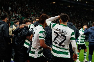 Sporcu Oyuncuları, Estadio Jose Alvalade 'deki (Maciej Rogowski / Ball Raw Images) Sporting CP ve Paris Saint-Germain takımları arasında oynanan UEFA Şampiyonlar Ligi maçında Luis Suarez' den gol üstüne gol atarken görüldü.)