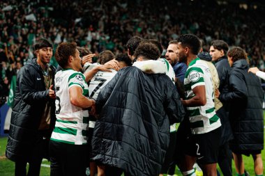 Sporcu Oyuncuları, Estadio Jose Alvalade 'deki (Maciej Rogowski / Ball Raw Images) Sporting CP ve Paris Saint-Germain takımları arasında oynanan UEFA Şampiyonlar Ligi maçında Luis Suarez' den gol üstüne gol atarken görüldü.)