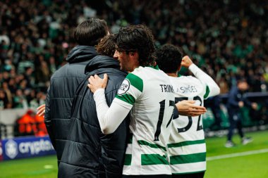 Sporcu Oyuncuları, Estadio Jose Alvalade 'deki (Maciej Rogowski / Ball Raw Images) Sporting CP ve Paris Saint-Germain takımları arasında oynanan UEFA Şampiyonlar Ligi maçında Luis Suarez' den gol üstüne gol atarken görüldü.)