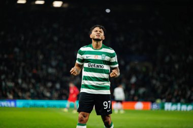 Luis Suarez, Sporting CP ve Paris Saint-Germain takımları arasında Estadio Jose Alvalade 'de (Maciej Rogowski / Ball Raw Images) oynanan UEFA Şampiyonlar Ligi maçında kutlama yaparken görüldü.)