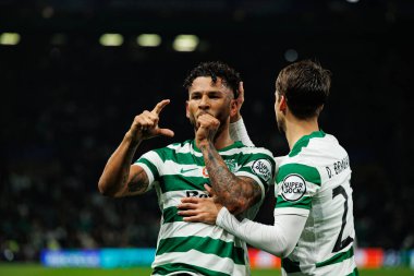 Luis Suarez ve Daniel Braganca, Estadio Jose Alvalade 'de (Maciej Rogowski / Ball Raw Images) Sporting CP ve Paris Saint-Germain takımları arasındaki UEFA Şampiyonlar Ligi maçında kutlama yaparken görüldü.)
