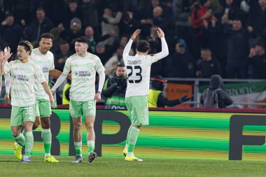 Celtic oyuncuları, Bologna FC ile Celtic FC (Maciej Rogowski / Ball Raw Images) arasındaki UEFA Avrupa Ligi faz maçında kutlama yaparken görüldü.)