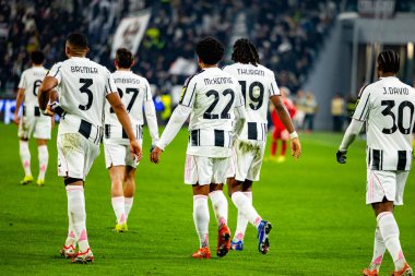 Weston McKennie, Juventus FC ve SL Benfica (Maciej Rogowski / Ball Raw Images) arasındaki Şampiyonlar Ligi faz maçını kutluyor)