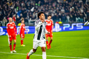 Weston McKennie, Juventus FC ve SL Benfica (Maciej Rogowski / Ball Raw Images) arasındaki Şampiyonlar Ligi faz maçını kutluyor)
