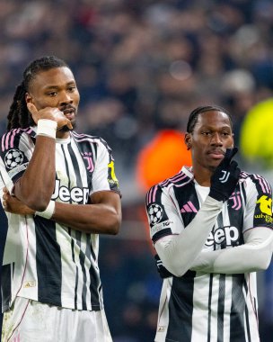 Khephren Thuram, Juventus FC ile SL Benfica (Maciej Rogowski / Ball Raw Images) arasındaki Şampiyonlar Ligi faz maçını kutluyor.)