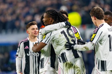 Khephren Thuram, Juventus FC ile SL Benfica (Maciej Rogowski / Ball Raw Images) arasındaki Şampiyonlar Ligi faz maçını kutluyor.)