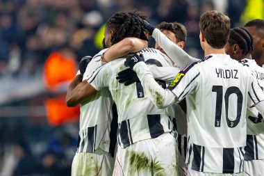 Khephren Thuram, Juventus FC ile SL Benfica (Maciej Rogowski / Ball Raw Images) arasındaki Şampiyonlar Ligi faz maçını kutluyor.)