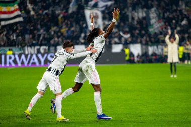 Khephren Thuram, Juventus FC ile SL Benfica (Maciej Rogowski / Ball Raw Images) arasındaki Şampiyonlar Ligi faz maçını kutluyor.)