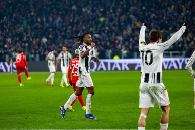 Khephren Thuram, Juventus FC ile SL Benfica (Maciej Rogowski / Ball Raw Images) arasındaki Şampiyonlar Ligi faz maçını kutluyor.)