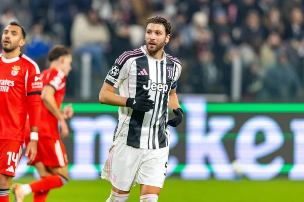 Manuel Locatelli, Juventus FC ve SL Benfica (Maciej Rogowski / Ball Raw Images) arasındaki Şampiyonlar Ligi faz maçında görüldü.)