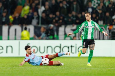 Antony ve Shaqueel van Persie, Real Betis Balompie ve Feyenoord Rotterdam (Maciej Rogowski / Ball Raw Images) takımları arasında oynanan Avrupa Ligi maçında görüldü.)