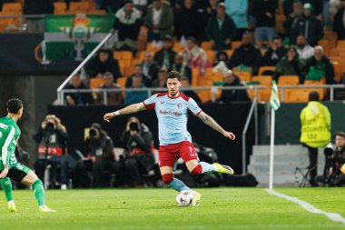 Jakub Moder, Real Betis Balompie ve Feyenoord Rotterdam (Maciej Rogowski / Ball Raw Images) takımları arasında oynanan UEFA Avrupa Ligi maçında görüldü.)