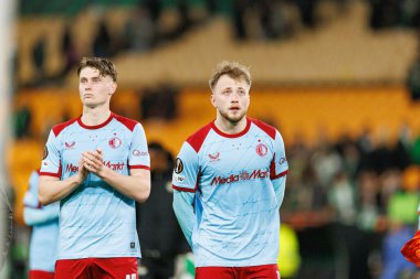 UEFA Avrupa Ligi maçında Real Betis Balompie ve Feyenoord Rotterdam (Maciej Rogowski / Ball Raw Images) takımları arasında Casper Tengstedt ve Thijs Kraaijeveld görüldü.)