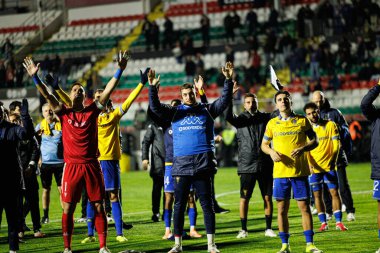 Estoril 'in oyuncuları Liga Portekiz maçı sırasında Estrela Amadora ve GD Estoril praia takımları arasında Estadio Jose Gomes (Maciej Rogowski / Ball Raw Images)