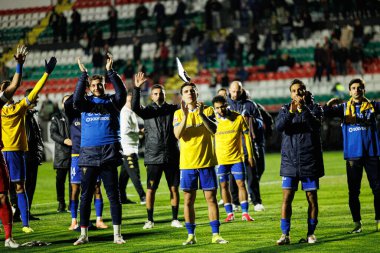 Estoril 'in oyuncuları Liga Portekiz maçı sırasında Estrela Amadora ve GD Estoril praia takımları arasında Estadio Jose Gomes (Maciej Rogowski / Ball Raw Images)