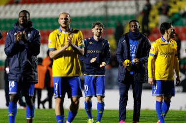 Liga Portekiz maçında Estrela Amadora ve GD Estoril praia takımları arasında Estadio Jose Gomes 'de (Maciej Rogowski / Ball Raw Images) görülen Jordan Holsgrove (c))