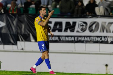 Alejandro Marques, Liga Portekiz maçında Estrela Amadora ve GD Estoril praia takımları arasında Estadio Jose Gomes 'de (Maciej Rogowski / Ball Raw Images) gol attıktan sonra kutlama yaparken görüldü.)