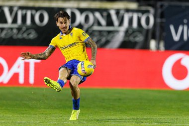Ricard Sanchez, Liga Portekiz maçı sırasında Estrela Amadora ve GD Estoril praia takımları arasında Estadio Jose Gomes 'de görüldü (Maciej Rogowski / Ball Raw Images)
