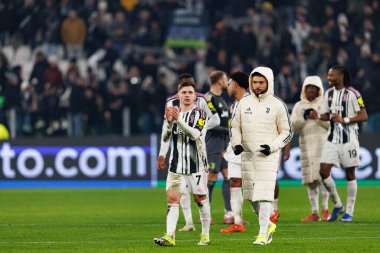 Francisco Conceicao ve Joao Mario, Juventus FC ile SL Benfica (Maciej Rogowski / Ball Raw Images) arasındaki Şampiyonlar Ligi faz maçında görüldü.)