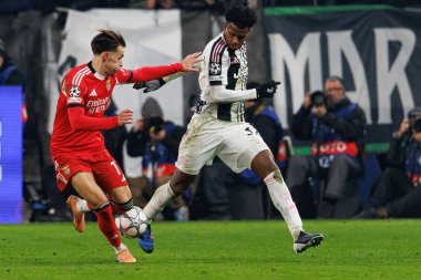 Amar Dediç ve Lois Openda, Juventus FC ile SL Benfica (Maciej Rogowski / Ball Raw Images) arasındaki Şampiyonlar Ligi faz maçında görüldü.)