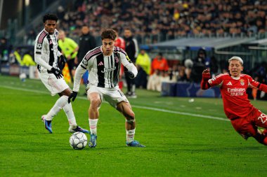 Kenan Yıldız, Juventus FC ve SL Benfica (Maciej Rogowski / Ball Raw Images) arasında Şampiyonlar Ligi faz maçında görüldü)