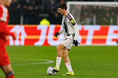 Andrea Cambiaso, Juventus FC ve SL Benfica (Maciej Rogowski / Ball Raw Images) arasındaki Şampiyonlar Ligi faz maçında görüldü.)