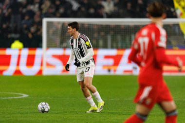 Andrea Cambiaso, Juventus FC ve SL Benfica (Maciej Rogowski / Ball Raw Images) arasındaki Şampiyonlar Ligi faz maçında görüldü.)