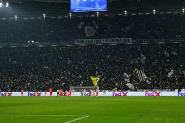 Juventus taraftarları Juventus FC ve SL Benfica (Maciej Rogowski / Ball Raw Images) arasındaki Şampiyonlar Ligi faz maçında görüldüler.)