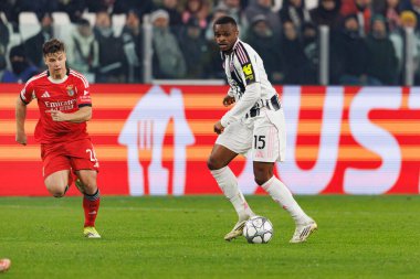 Samuel Dahl ve Pierre Kalulu, Juventus FC ile SL Benfica (Maciej Rogowski / Ball Raw Images) arasındaki Şampiyonlar Ligi faz maçında görüldü.)
