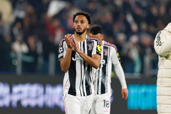 Lloyd Kelly, Juventus FC ve SL Benfica (Maciej Rogowski / Ball Raw Images) arasındaki Şampiyonlar Ligi faz maçında görüldü)