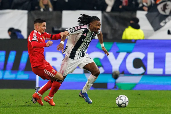 Franjo İvanoviç ve Khephren Thuram, Juventus FC ile SL Benfica (Maciej Rogowski / Ball Raw Images) arasındaki Şampiyonlar Ligi faz maçında görüldü.)