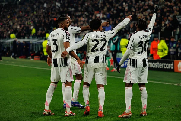 Juventus FC ve SL Benfica (Maciej Rogowski / Ball Raw Images) arasında oynanan Şampiyonlar Ligi faz maçında)