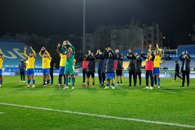 Estoril 'in oyuncuları Liga Portekiz maçı sırasında Estoril Praia ve Vitoria SC takımları arasında Estadio Antonio Coimbra da Mota (Maciej Rogowski / Ball Raw Images)
