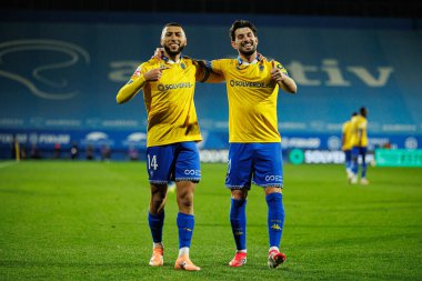 Yanis Begraoui ve Pizzi, Liga Portekiz maçında GD Estoril Praia ve Vitoria SC takımları arasında Estadio Antonio Coimbra da Mota (Maciej Rogowski / Ball Raw Images)