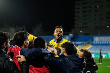 Goncalo Costa, Liga Portekiz maçında GD Estoril Praia ve Vitoria SC takımları arasında Estadio Antonio Coimbra da Mota (Maciej Rogowski / Ball Raw Images) maçında gol attıktan sonra kutlama yaparken görüldü.)