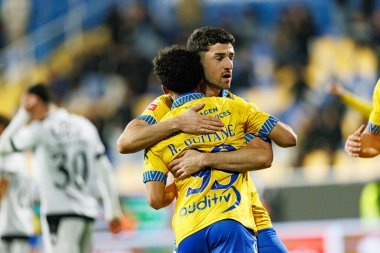 Rafik Guitane ve Alejandro Marques, Estadio Antonio Coimbra da Mota 'daki GD Estoril Praia ve Vitoria SC takımları arasında oynanan Liga Portekiz maçında gol attıktan sonra kutlama yaparken görüldü.)