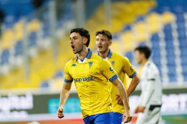 Alejandro Marques, Liga Portekiz maçında GD Estoril Praia ve Vitoria SC takımları arasında Estadio Antonio Coimbra da Mota (Maciej Rogowski / Ball Raw Images) maçında gol attıktan sonra kutlama yaparken görüldü.)