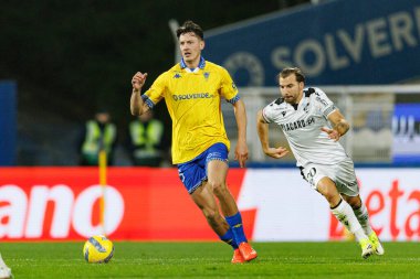 Felix Bacher ve Samu, Liga Portekiz maçı sırasında Estoril Praia ve Vitoria SC takımları arasında Estadio Antonio Coimbra da Mota (Maciej Rogowski / Ball Raw Images)