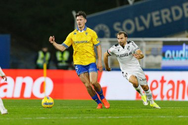 Felix Bacher ve Samu, Liga Portekiz maçı sırasında Estoril Praia ve Vitoria SC takımları arasında Estadio Antonio Coimbra da Mota (Maciej Rogowski / Ball Raw Images)