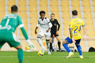 Oumar Camara, Liga Portekiz maçı sırasında Estoril Praia ve Vitoria SC takımları arasında Estadio Antonio Coimbra da Mota 'da görüldü (Maciej Rogowski / Ball Raw Images)